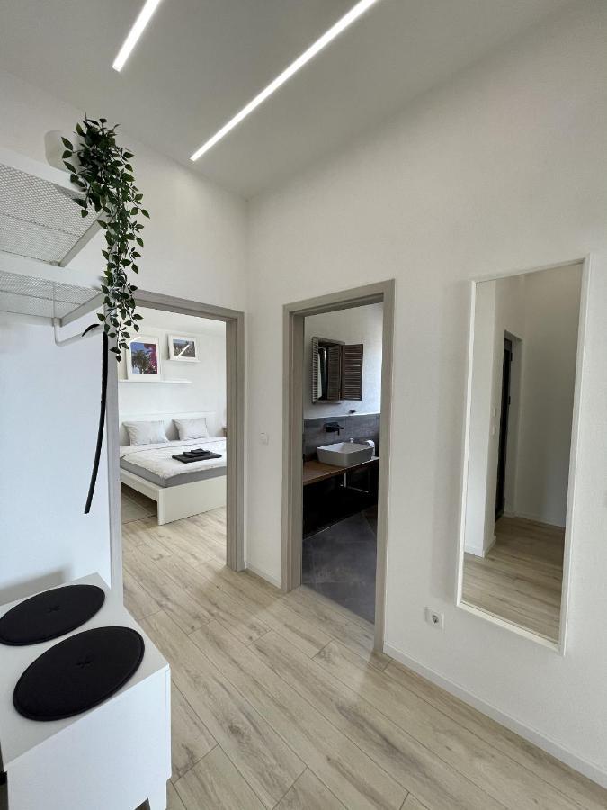 Lambda Holiday Apartments Jesenice  Bagian luar foto