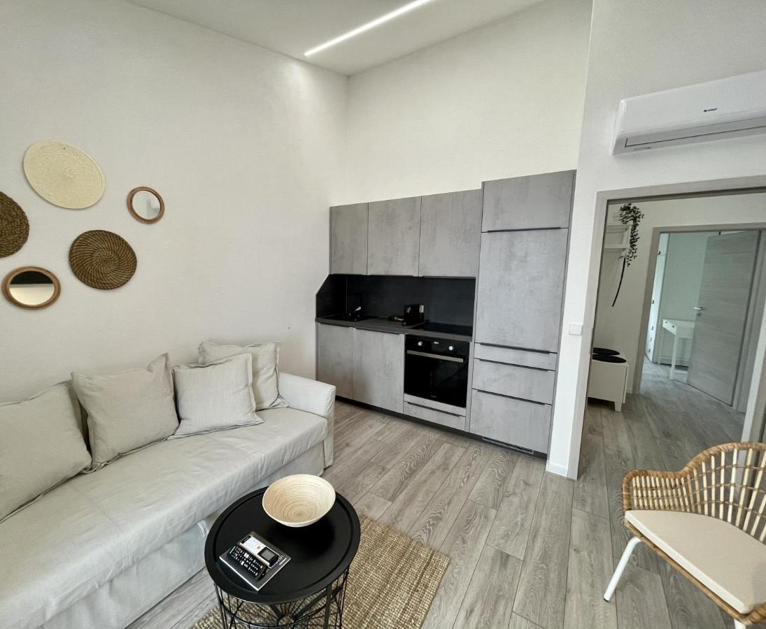 Lambda Holiday Apartments Jesenice  Bagian luar foto