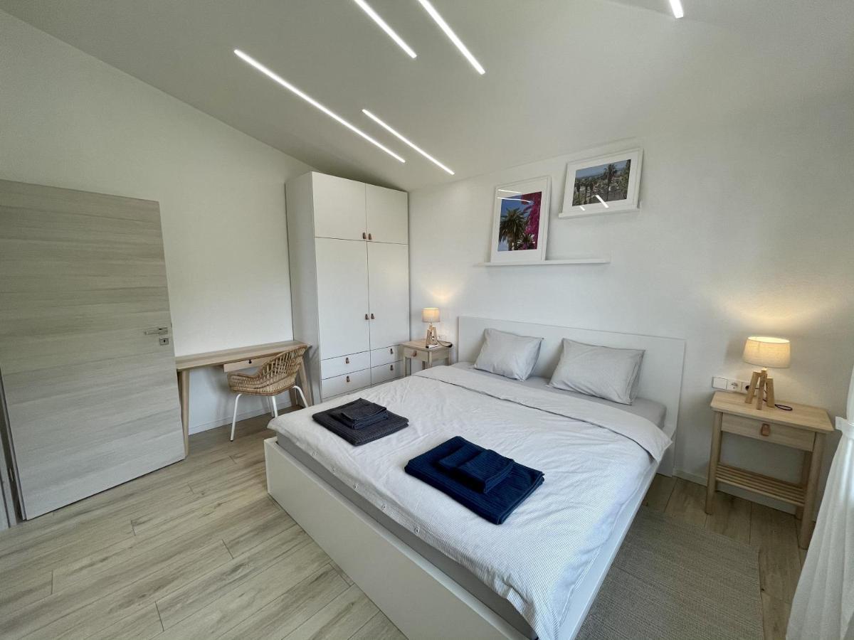 Lambda Holiday Apartments Jesenice  Bagian luar foto