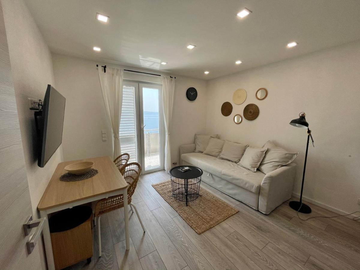 Lambda Holiday Apartments Jesenice  Bagian luar foto