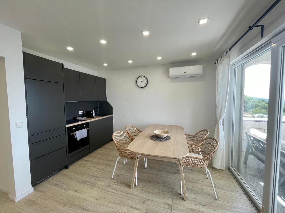 Lambda Holiday Apartments Jesenice  Bagian luar foto