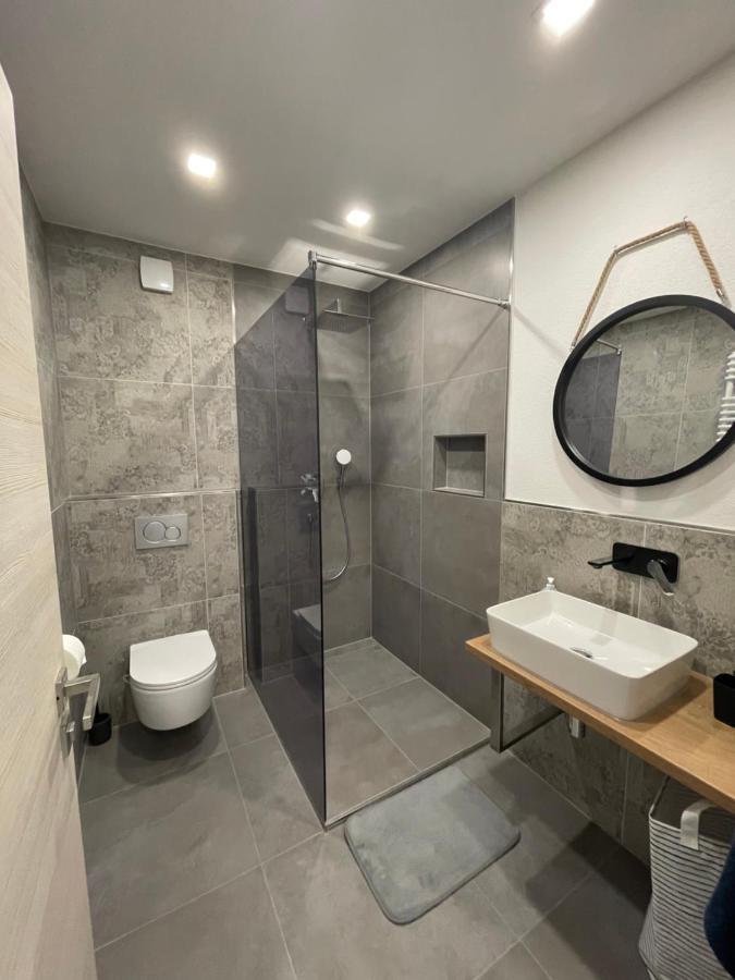 Lambda Holiday Apartments Jesenice  Bagian luar foto