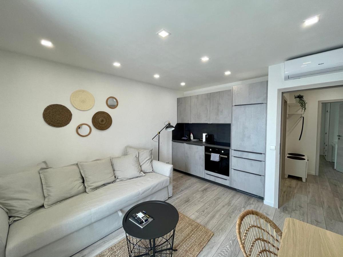 Lambda Holiday Apartments Jesenice  Bagian luar foto